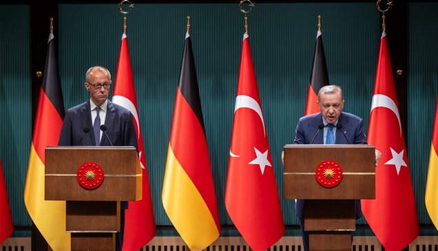 خلاف علني بين أردوغان وميرتس حول "الإبادة" في غزة
