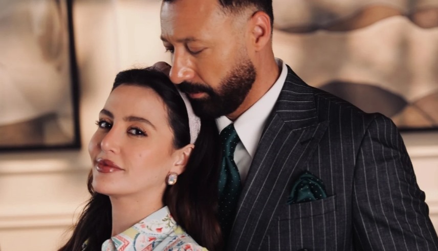 مشهد لأحمد فهمي ومرام علي من مسلسل " 2 قهوة"