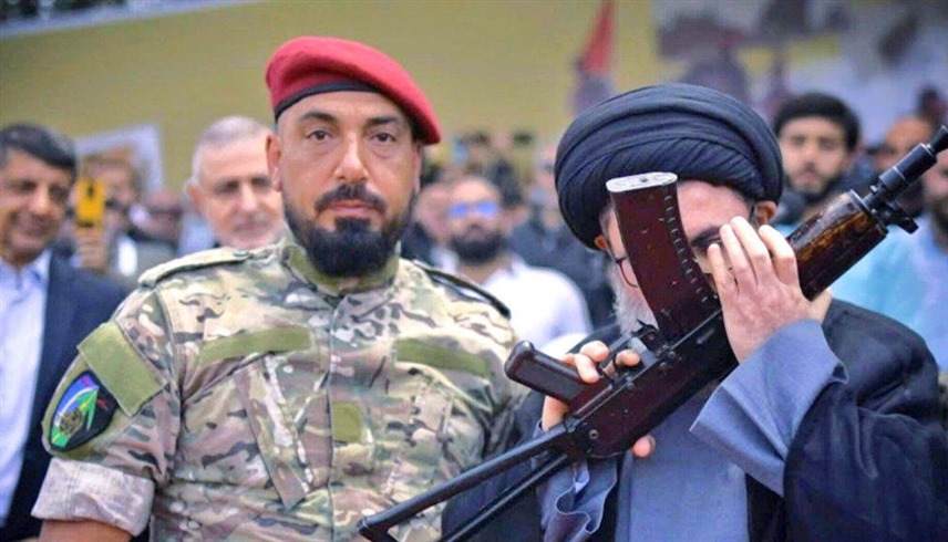 أبوعلي هيثم الطبطائي رفقة الأمين العام السابق لحزب الله حسن نصر الله (إكس)