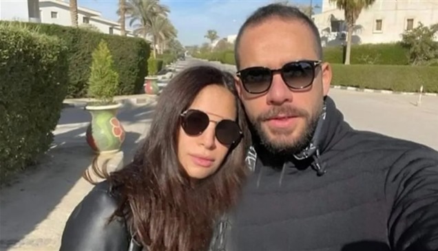 الصور الأولى لآمال ماهر وزوجها أثناء قضائهما شهر العسل بباريس