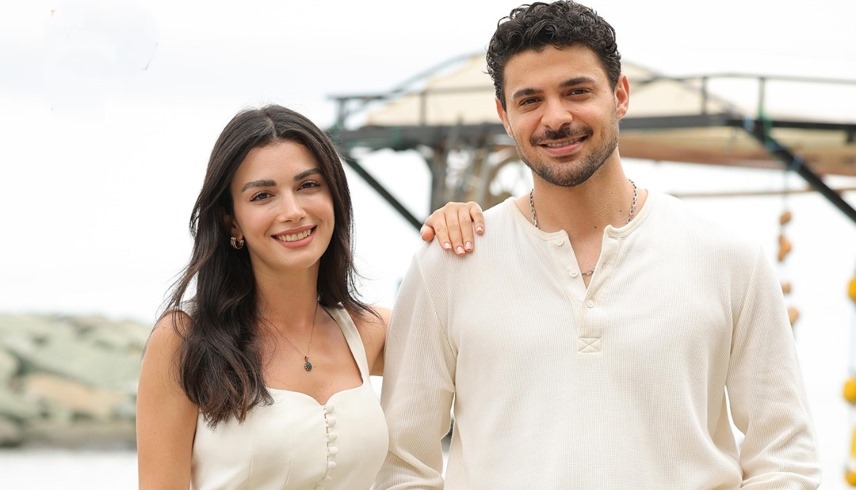 بطلا مسلسل "عيناك كالبحر الأسود"