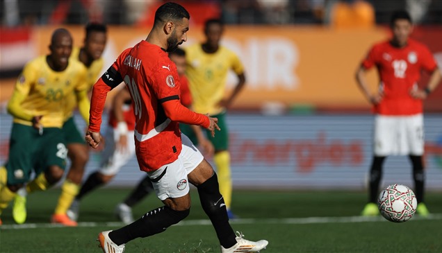 مدرب جنوب أفريقيا يثير الجدل حول صلاح.. ومنتخب مصر يرد