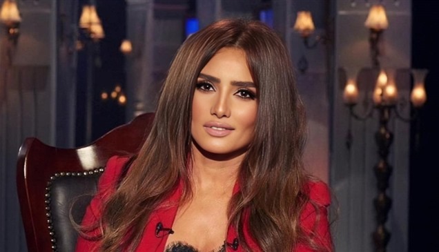 ماذا قالت؟ زينة تفاجئ الجمهور بتعبير صادم وغير لائق عن الرجال