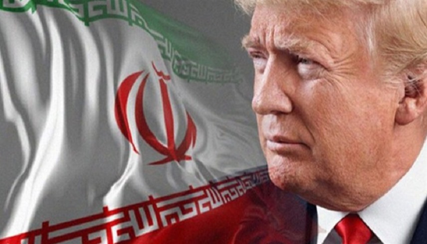 الرئيس الأمريكي دونالد ترامب وعلم إيران (تعبيرية)