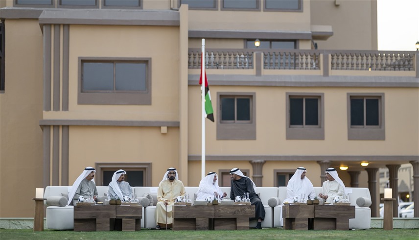 رئيس الدولة يتبادل التهاني بشهر رمضان مع الحكام في مزرعة الشيخ زايد بدبي 