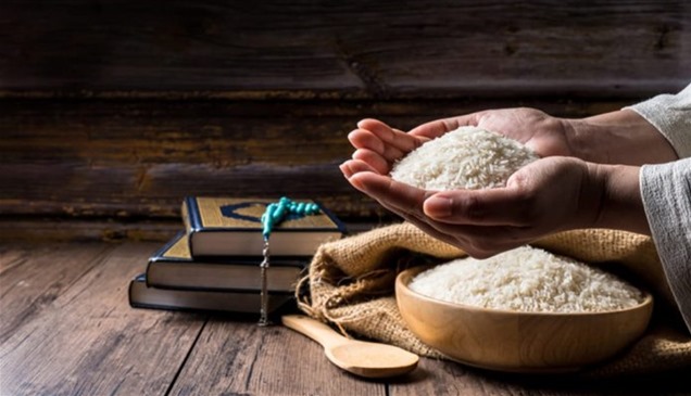 على من تجوز زكاة الفطر؟ 