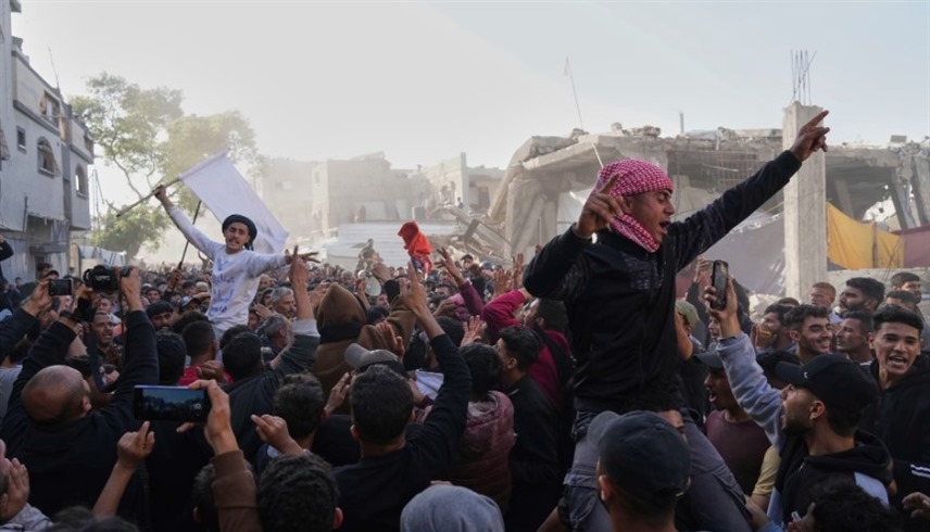 فلسطينيون يتظاهرون ضد "حماس"