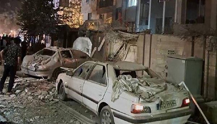 جانب من الدمار في طهران عقب الهجمات الإسرائيلية (أ ف ب)