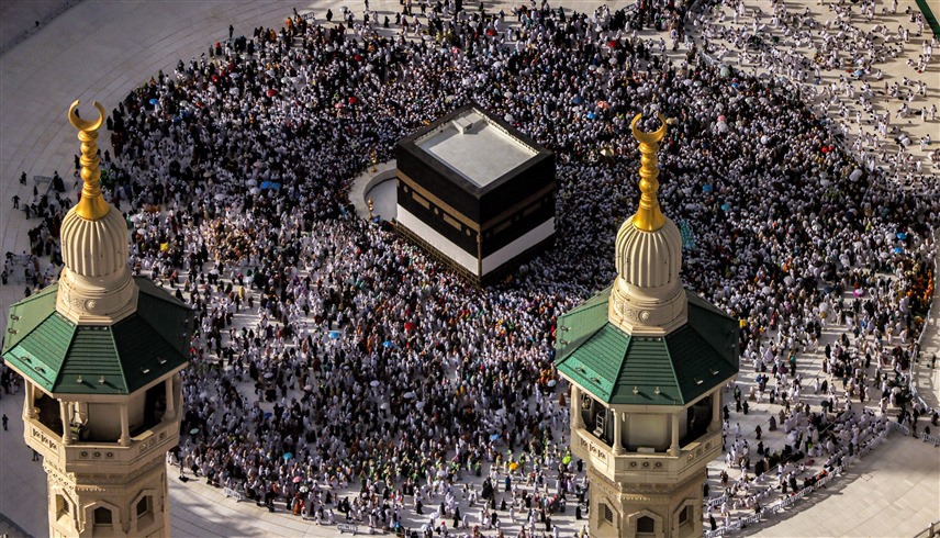 حجاج يطوفون حول الكعبة (أرشيف)