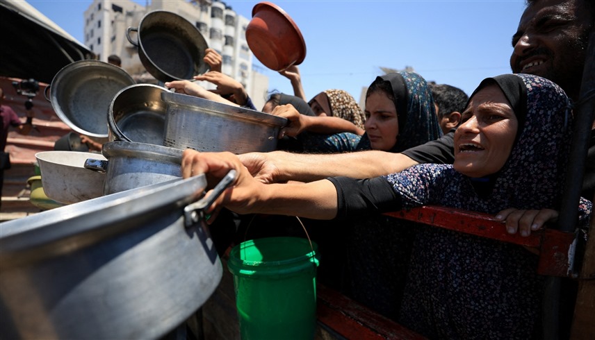 انتشار المجاعة ونقص المساعدات الغذائية في قطاع غزة (رويترز)