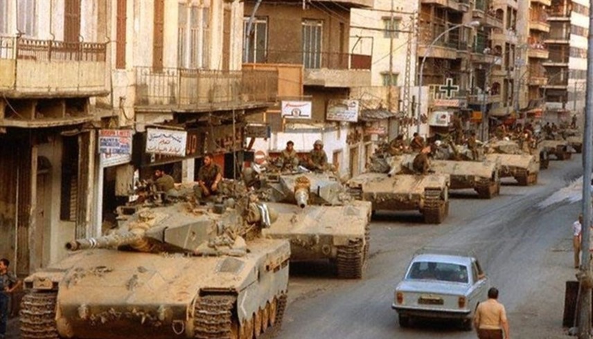 دبابات إسرائيلية في بيروت بعد اجتياح لبنان في 1982 (أرشيف)