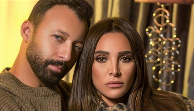 أنباء عن طلاق جديد في الوسط الفني.. هل انفصل أحمد فهمي وأميرة فراج؟