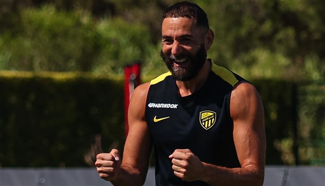 بنزيما على أعتاب تجديد عقده مع الاتحاد