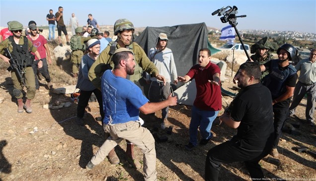 فلسطينيون ينظمون مسيرة حاشدة شمال رام الله لصد هجمات المستوطنين