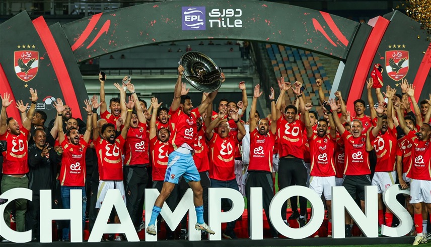 لحظة تتويج الأهلي المصري بلقب الدوري (إكس)