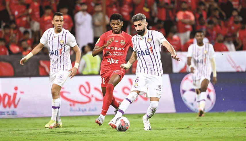 من لقاء العين وشباب الأهلي في الدوري الإماراتي (أرشيف)