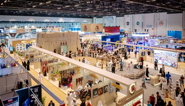اليوم الثاني من "أبوظبي الدولي للصيد والفروسية" يشهد عروضاً عالمية وجلسات تعليمية
