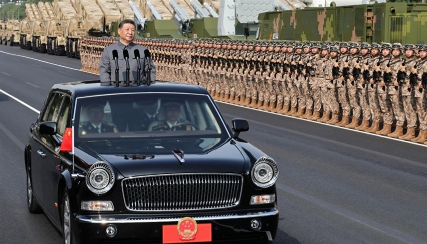 الرئيس الصيني شي جين بينغ في العرض العسكري في بكين (شينخوا)
