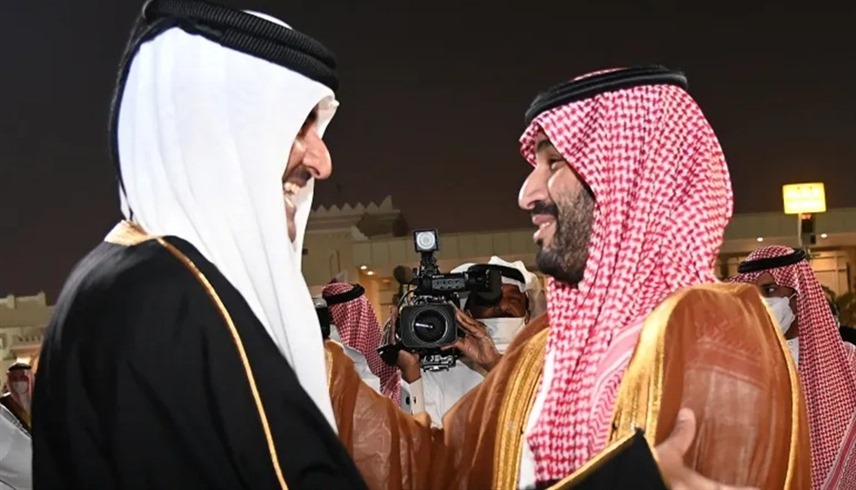 ولي العهد السعودي الأمير محمد بن سلمان وأمير قطر الشيخ تميم بن حمد آل ثاني (أرشيف)