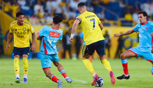 رونالدو وفيلكس يقودان النصر لفوز ساحق على الرياض