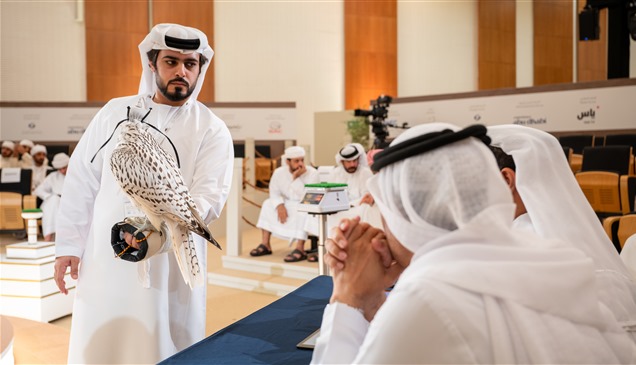 عروض تراثية وتكنولوجية تبهر جمهور "أبوظبي الدولي للصيد والفروسية"