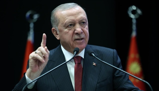 أردوغان يدعو نجوم تركيا لمواجهة وباء العصر الحديث