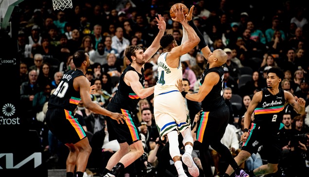 مواجهة تاريخية في NBA ليلة سقوط حامل اللقب 