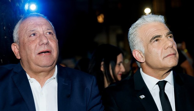 هل يتمكن تحالف بينيت ولابيد وآيزنكوت من الإطاحة بنتانياهو في الانتخابات المقبلة؟