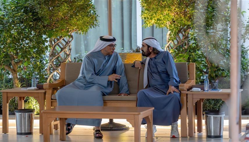 جانب من لقاء الشيخ محمد بن راشد والشيخ منصور بن زايد (وام)