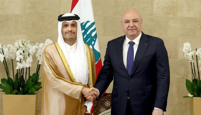 الرئيس اللبناني ميشيل عون خلال لقائه رئيس الوزراء القطري في بيروت (أ ف ب)