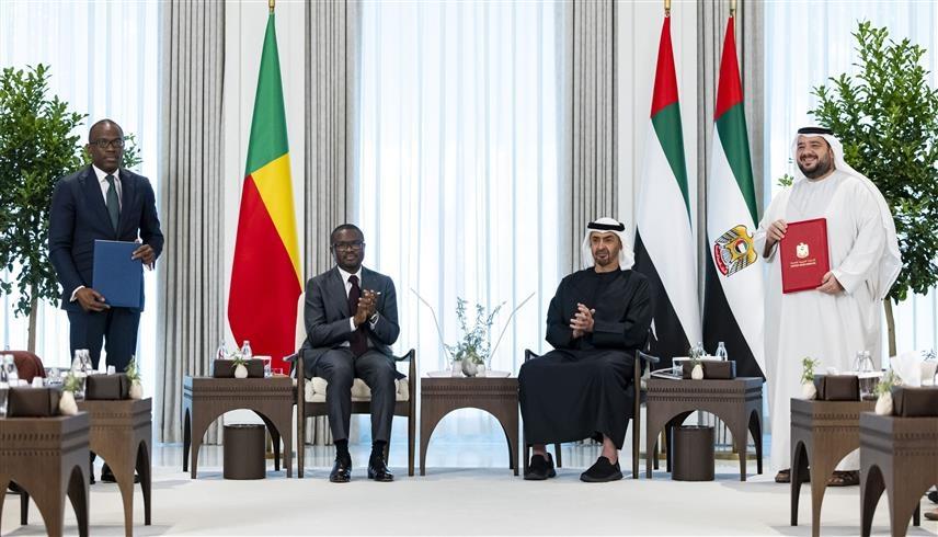 من مراسم تبادل اتفاقية الشراكة بين البلدين (وام)