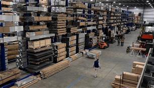 مصانع أمريكية تحت وطأة الرسوم والحرب.. تكاليف تتصاعد وأعمال مهددة
