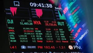 تباين أداء الأسهم الأمريكية مع صعود السلع الاستهلاكية وهبوط التكنولوجيا