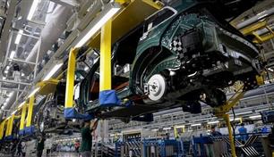 بين إنذار بروكسل وانتقام بكين.. بريطانيا تُحاصر في "حرب السيارات الكهربائية"   