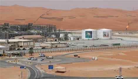 السعودية.. قتيلان ومصابان إثر اعتراض مسيرة تستهدف حقل شيبة النفطي 