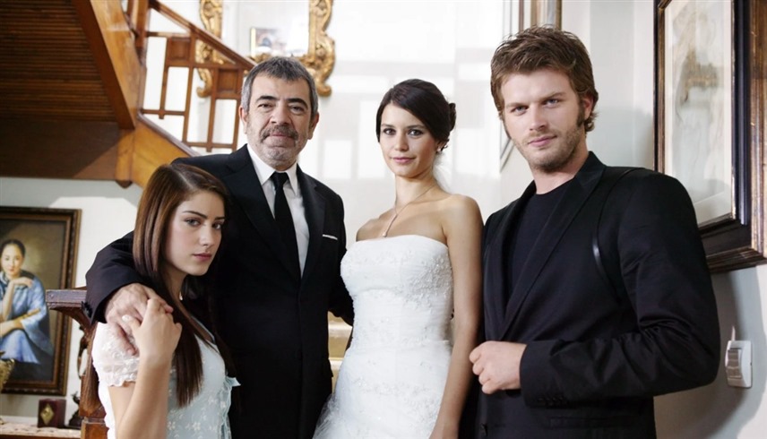أبطال المسلسل التركي "العشق الممنوع"
