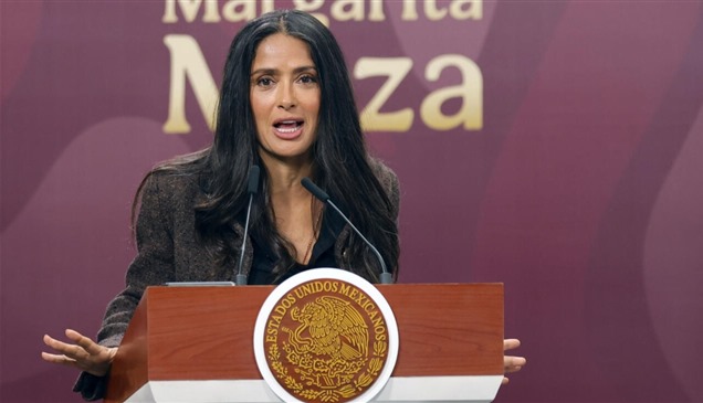 بسلاح السينما.. سلمى حايك وأنجلينا جولي في مهمة عالمية لرد الاعتبار للمكسيك
