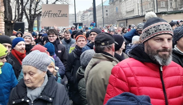 مسيرات في التشيك دعماً للرئيس وسط خلاف مع الحكومة 