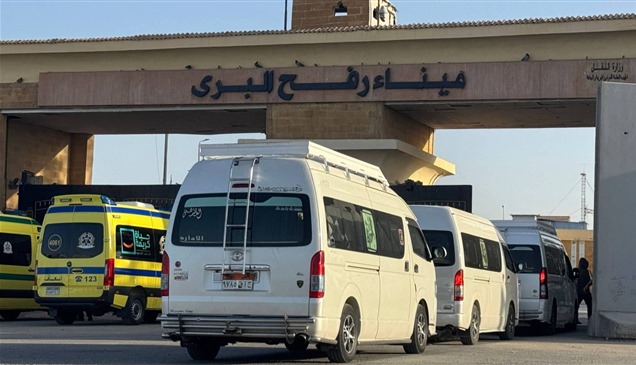 الدفعة الأولى من العائدين عبر رفح تصل غزة