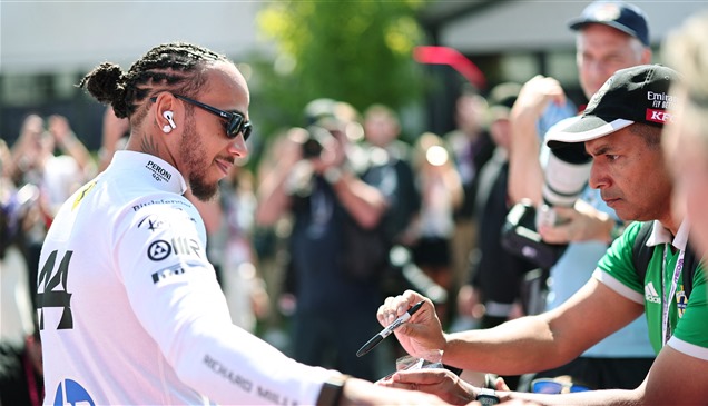 هاميلتون يفضل الإنتاج ولا ينوي التمثيل في الجزء الثاني من فيلم "F1"