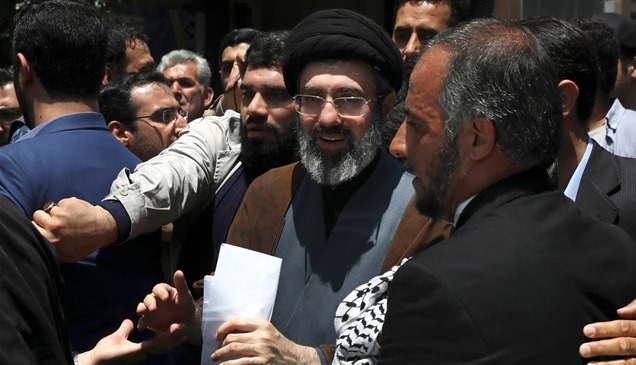 بروفايل| مجتبى خامنئي.. صانع القرار الخفي بطهران أصبح مرشداً لإيران