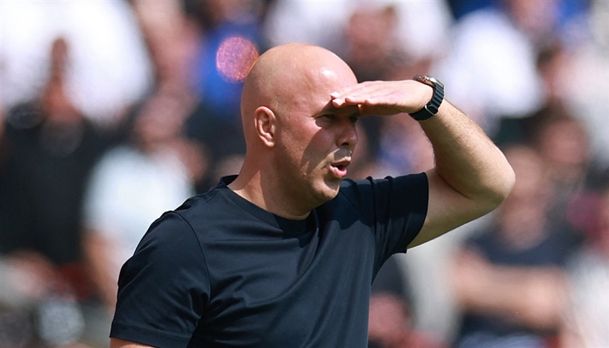 ليفربول يتمسك بسلوت رغم صافرات أنفيلد 
