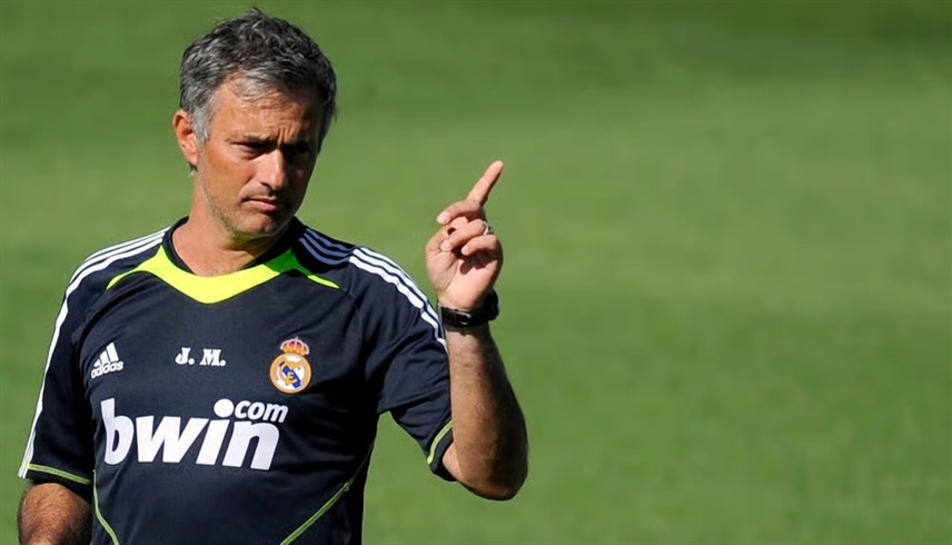 رسمياً.. ريال مدريد يُفعل الشرط الجزائي في عقد مورينيو 