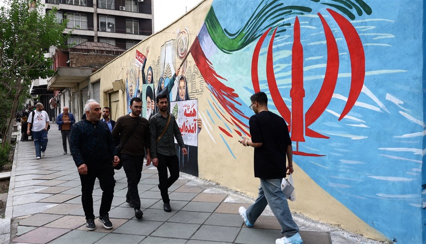 عودة الإنترنت لإيران يكشف انقساماً داخل البلاد 