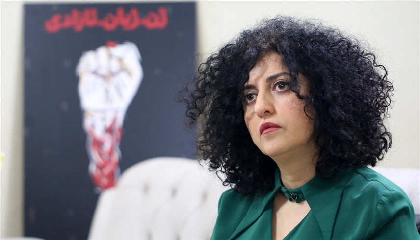 الناشطة الإيرانية نرجس محمدي (رويترز)
