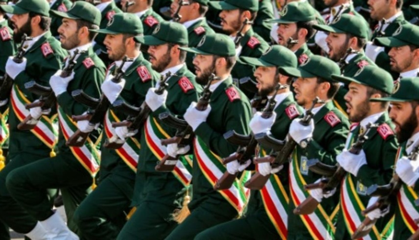 عناصر من الحرس الثوري الإيراني (رويترز)