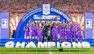 هزاع بن زايد يتوج العين بطلاً لدوري أدنوك للمحترفين