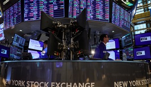 أسهم شركات الرقائق تقود صعود "S&P 500" وسط مخاوف من فقاعة جديدة