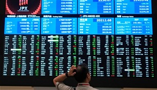تراجع العقود الأمريكية قبيل الافتتاح وسط عمليات جني أرباح وترقب الأسواق