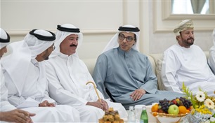 منصور بن زايد: سباقات الهجن جزء أصيل من الموروث الثقافي والتراثي لدولة الإمارات 